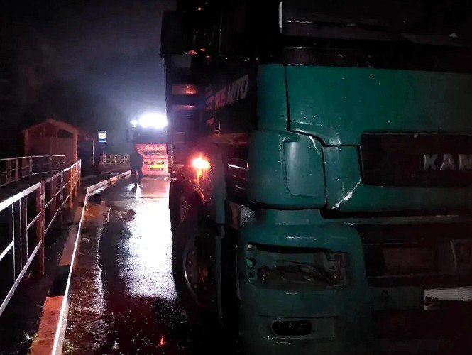 Женщина погибла под колёсами грузовика