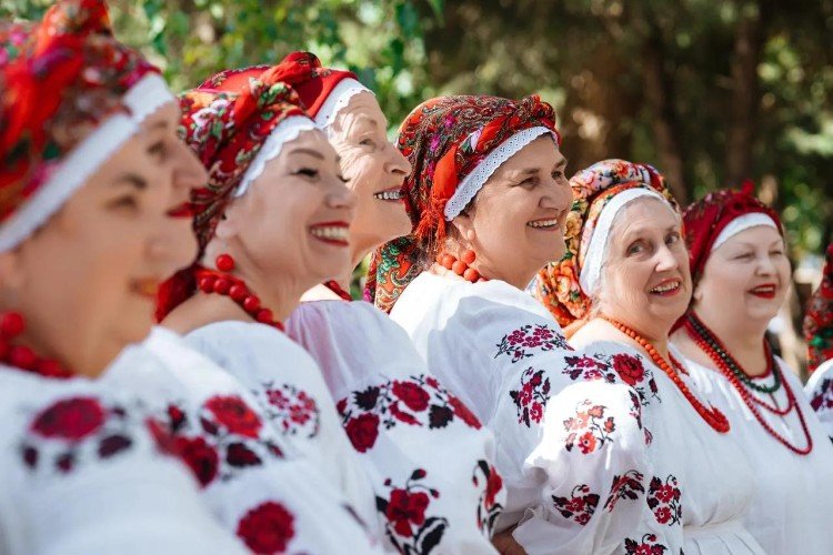 Более 450 песен, три страны-участницы: отобрали финалистов конкурса «Александровская крепость»